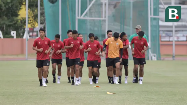 Timnas Indonesia U-20 Latihan di Lapangan THOR