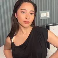 Nikita Willy baru saja menjalani pemotretan untuk produk bisnis perhiasan miliknya.  [instagram/danybarca22]