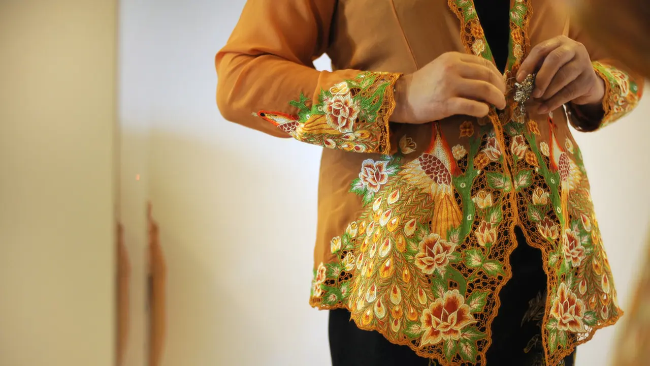 kebaya-kezo