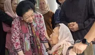 Momen Megawati Hentikan Pidato Demi Sambut Sinta Nuriyah di Menteng