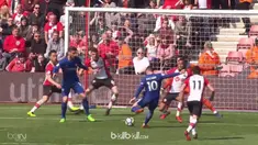 Olivier Giroud mencetak dua gol saat Chelsea berhasil menang comeback atas Southampton 3-2. This video is presented by Ballball.