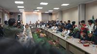 Perwakilan Mahasiswa Batam berdialog dengan Wali Kota. (Liputan6.com/Ajang Nurdin)