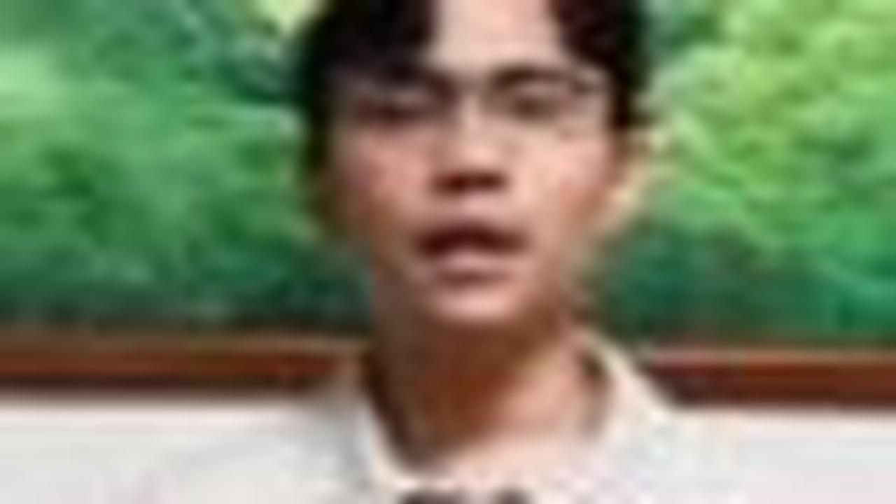 "Pada kesempatan ini, saya ingin menyampaikan permintaan maaf kepada bapak atas perkataan dan sikap saya," ungkap pria yang berprofesi sebagai HRD dalam video.
