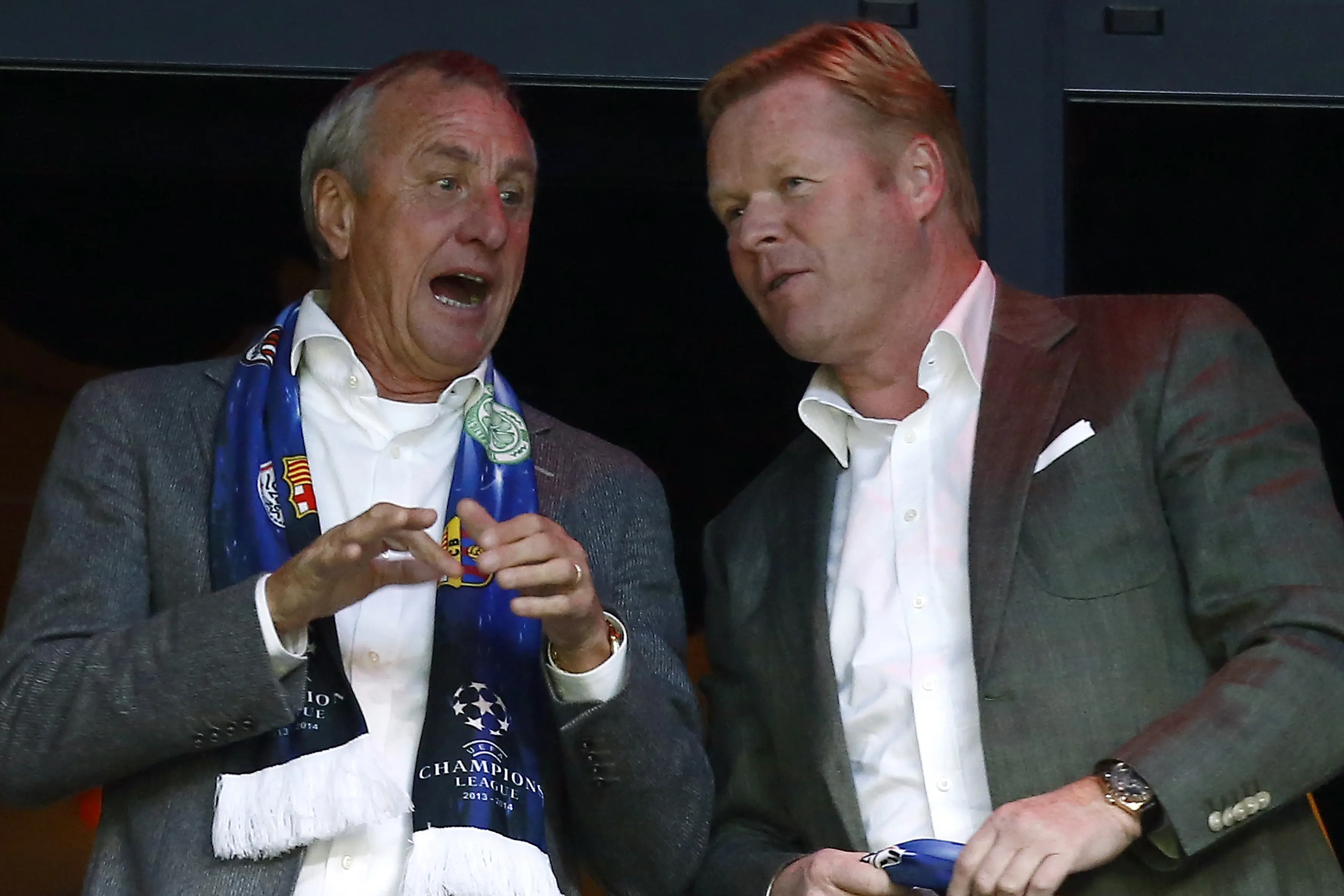 Ronald Koeman bersama Johan Cruyff. (OLAF KRAAK / ANP / AFP)