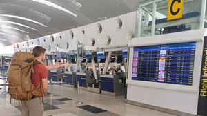 Tujuh Penerbangan di Bandara Kualanamu Delay karena Kabut Asap