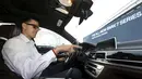 Ruang kemudi BMW i yang dipamerkan di CES 2016, Las Vegas, Nevada, Januari, (7/1). Pengaturan audio dan kemudi yang canggih disertakan dalam mobil masa depan ini. (REUTERS / Steve Marcus)