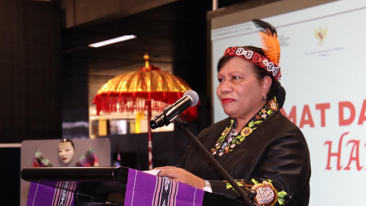 Duta Besar RI untuk Selandia Baru Fientje Suebu dalam acara resepsi diplomatik demi mempererat hubungan diplomasi kedua negara. (Dok: Kemlu RI)