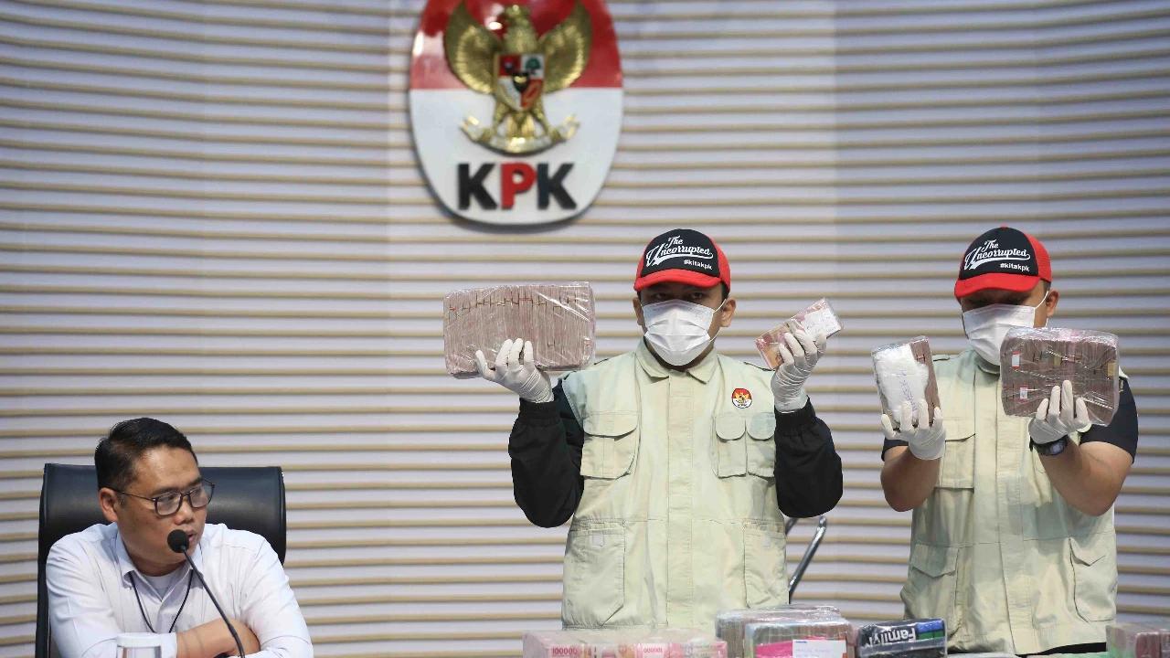 KPK OTT Kepala Daerah, ICW Soroti Lemahnya Pengawasan hingga Mahar Politik
