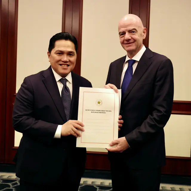 Ketua PSSI, Erick Thohir, bersama Presiden FIFA, Gianni Infantino.