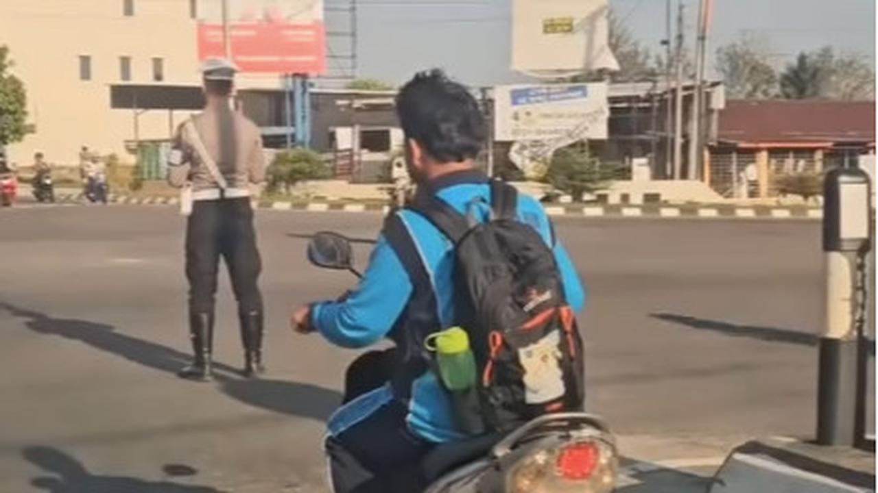 Anak Sekolah Tak Pakai Helm Berhenti di Lampu Merah, Di Depan Ada Polisi Bikin Deg-degan Endingnya Tak Terduga