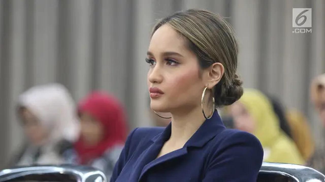 Cinta Laura Kritik Tambang Nikel di Raja Ampat, Ungkit Merobek Hutan dan Cekik Terumbu Karang