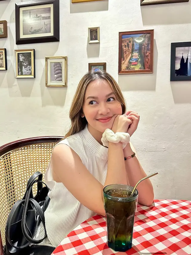 6 Potret Dinar Salsa Adik Lettu Fardhana, Wajahnya Disebut Mirip Ayu Ting Ting