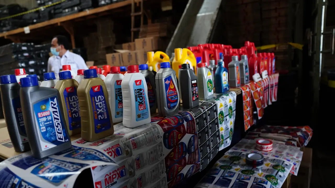 Kemendag Gerebek Gudang Pelumas Palsu senilai Rp 16,5 Miliar (Ist)