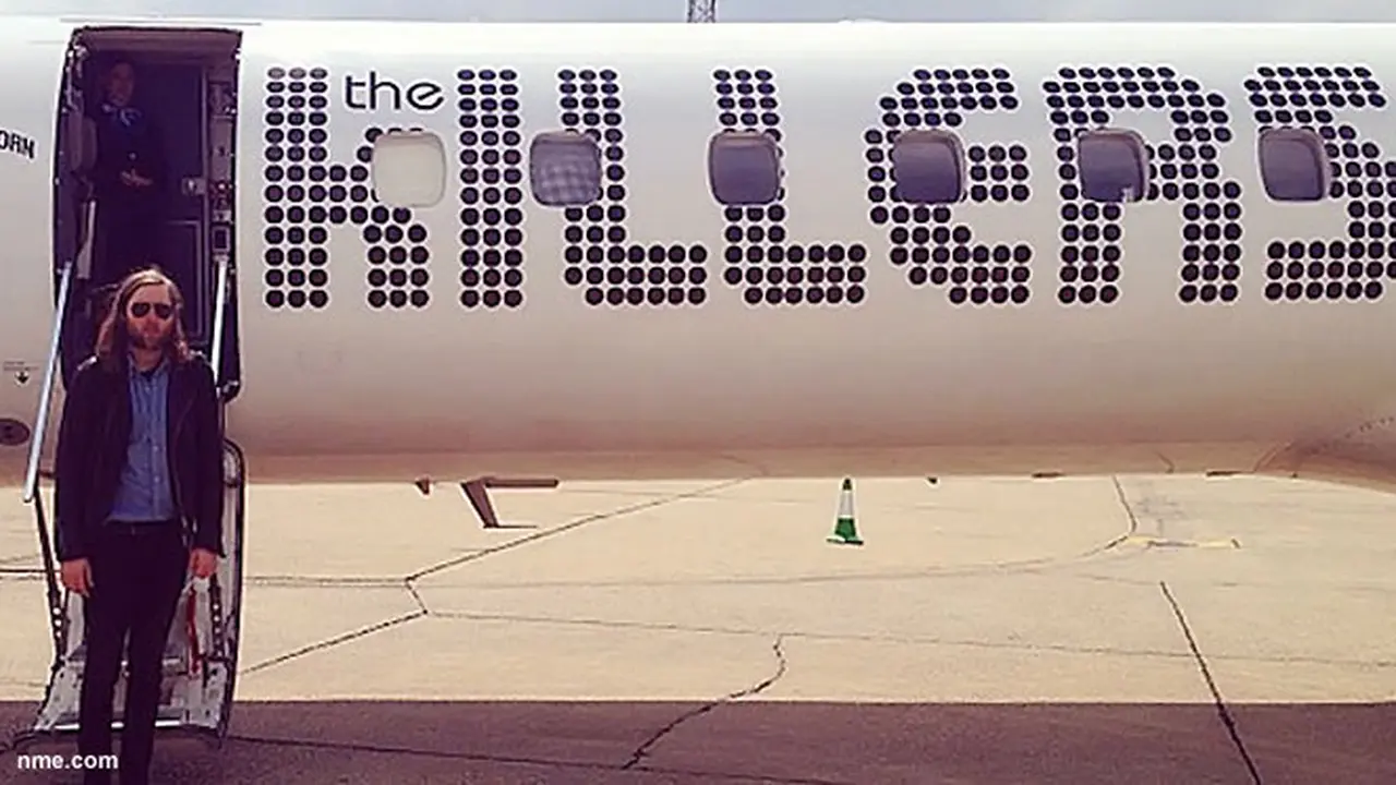 the-killers-jet-130626b.jpg