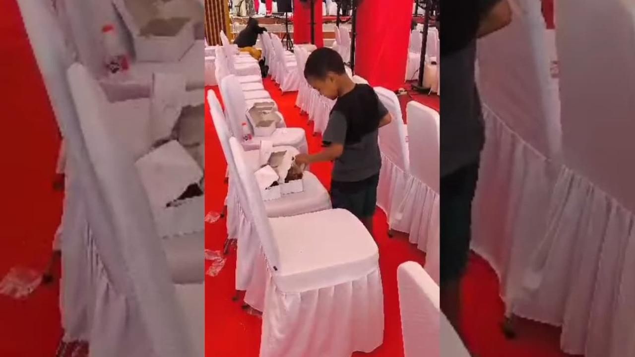 Viral 2 Bocah Gowa Pungut Sisa Hidangan Pejabat