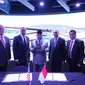 Menhan Prabowo Subianto menyaksikan penandatanganan perjanjian industri pertahanan antara Indonesia dan AS terkait pengadaan helikopter Sikorsky S-70M Black Hawk tipe GFA. (Tim Humas Kemhan)