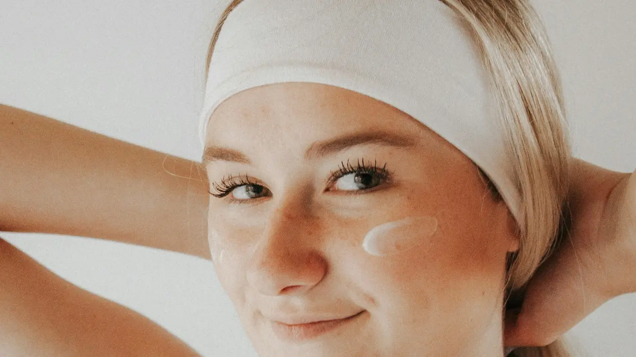 Ilustrasi Penggunaan Skincare credit by unsplash.com