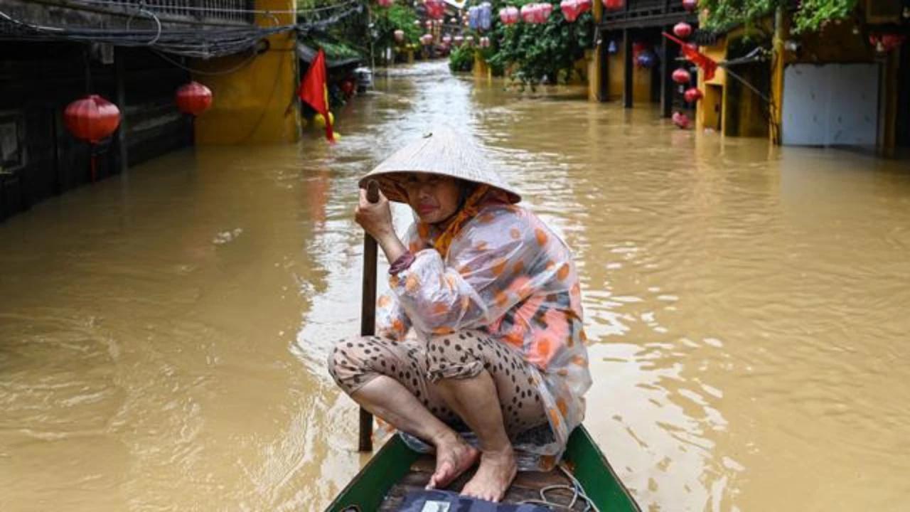 Korban Meninggal Akibat Banjir di Vietnam Tembus 90 Orang, 12 Masih Hilang