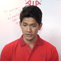 Iko Uwais tularkan gaya hidup sehat pada Audy. 