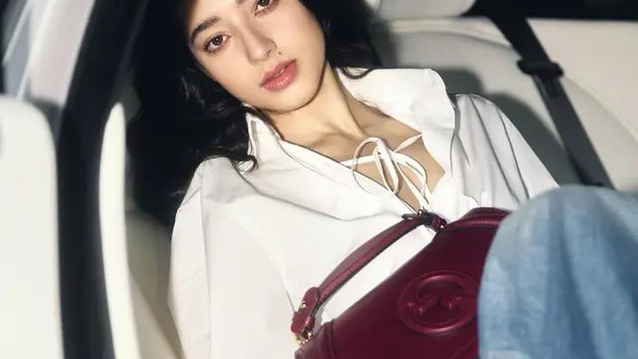 7 Pesona Ameera Khan Wanita Malaysia Kekasih Jefri Nichol, Model Internasional