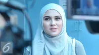 Disindir Tak Pernah Ganti Sepatu, Ungkapan Zee Zee Shahab Bikin Kagum