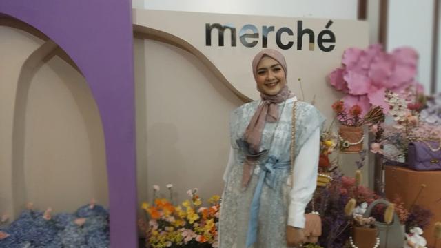 Richa Novisha busana Merche