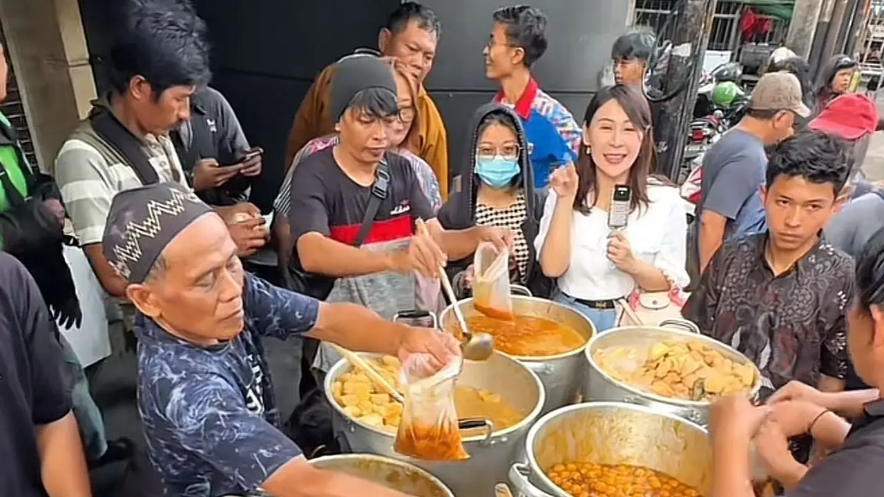 Takjil Kolak Viral di Mangga Besar Jualan Hanya Bulan Ramadan, Apa Istimewanya?