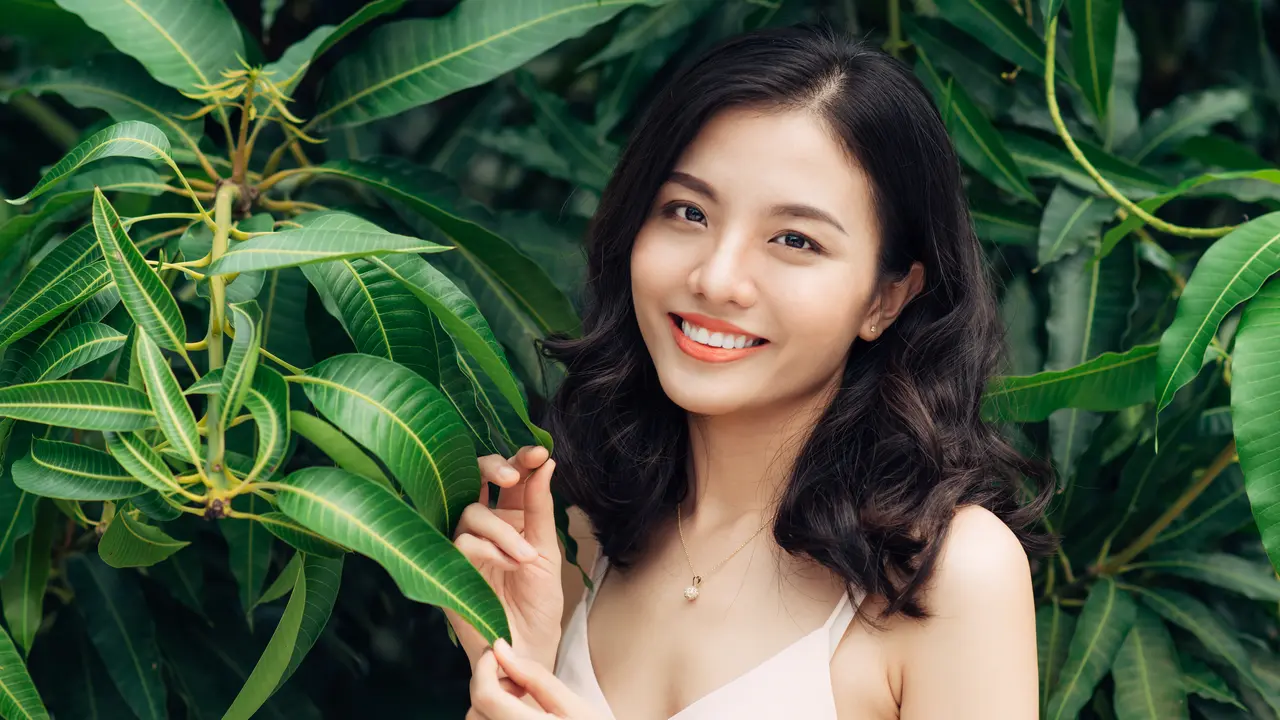perempuan bahagia