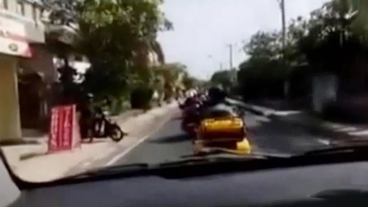 Video Moge Halangi Jalannya Ambulans Juga Hebohkan Media Sosial