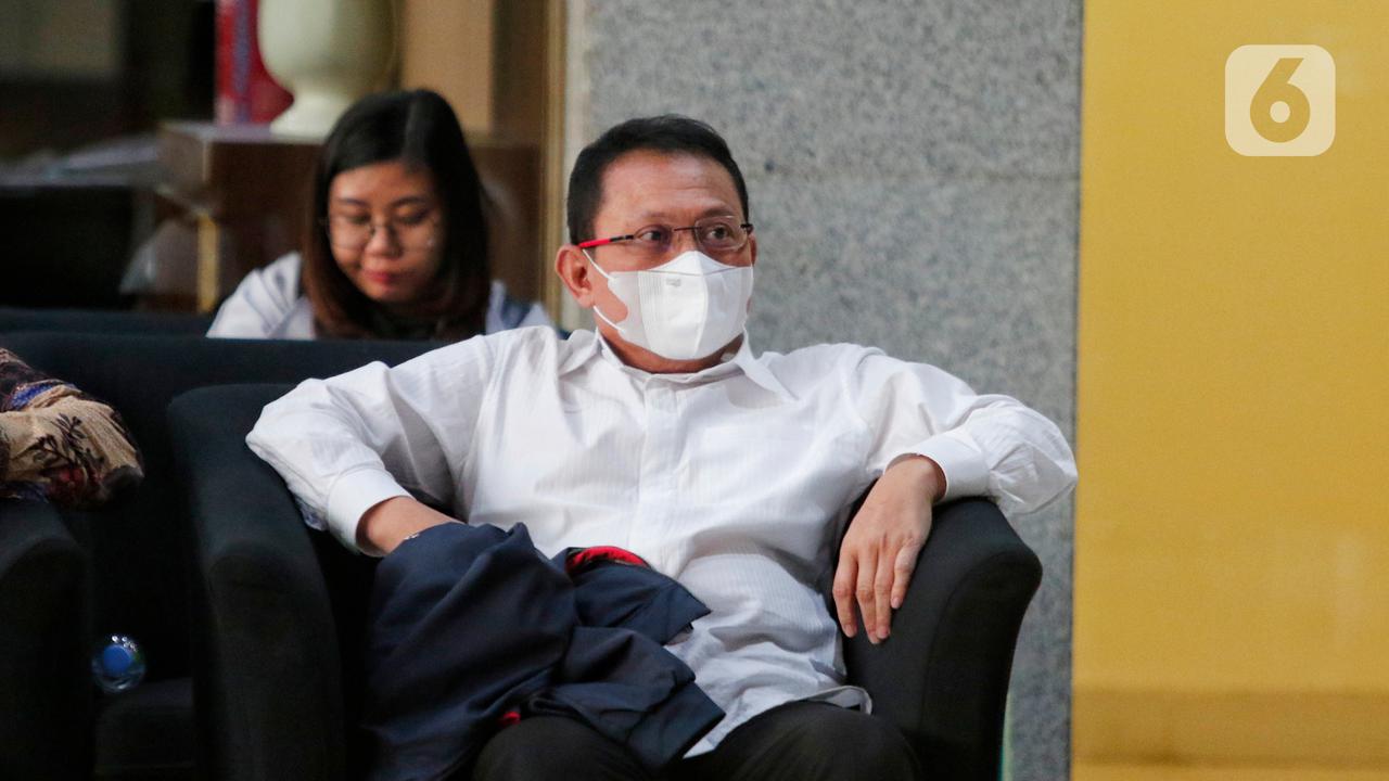 Sekretaris MA Hasbi Hasan Beri Salam Usai Diperiksa KPK Terkait Dugaan Kasus Suap