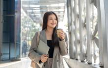 Biar Tetap Fresh dari Pagi hingga Malam, Ini Beauty Essentials yang Wajib Masuk Tas