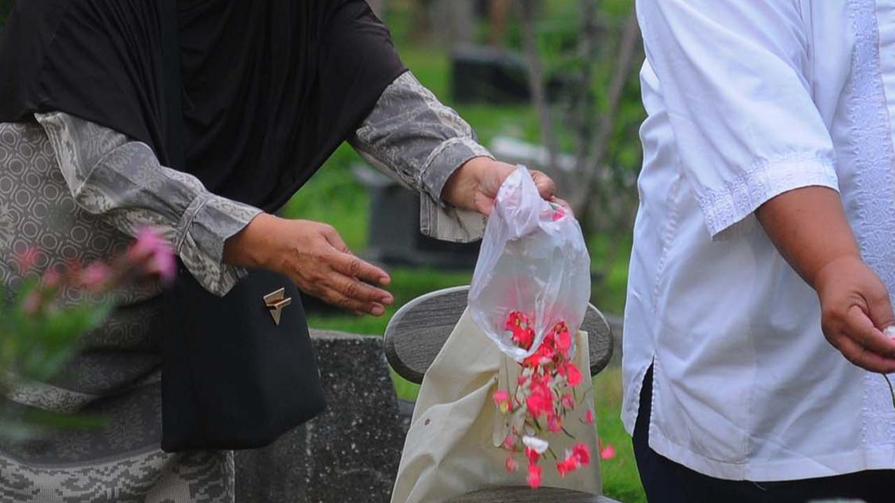 Anjuran Berziarah Kubur<br>