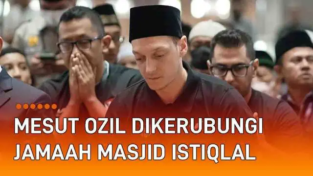 Kehadiran Mesut Ozil ke Indonesia tak hanya disambut pecinta sepak bola. Jamaah salat Jumat di Istiqlal turut menyambut kehadiran sang bintang. Mantan punggawa timnas Jerman itu terlebih dahulu salat Jumat berjamaah.