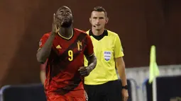 Laga baru berjalan delapan menit saat Belgia mencetak gol pertama melaui Romelu Lukaku. Ia sukses mengkonversi umpan yang dilepaskan oleh Hans Vanaken untuk membawa Belgia unggul 1-0. (Foto: AP/Olivier Matthys)