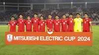 Starting XI Timnas Indonesia saat melawan Filipina pada laga Grup B Piala AFF 2024 yang berlangsung di Stadion Manahan, Solo, Jawa Tengah, Sabtu (21/12/2024). (Bola.com/Abdul Aziz)