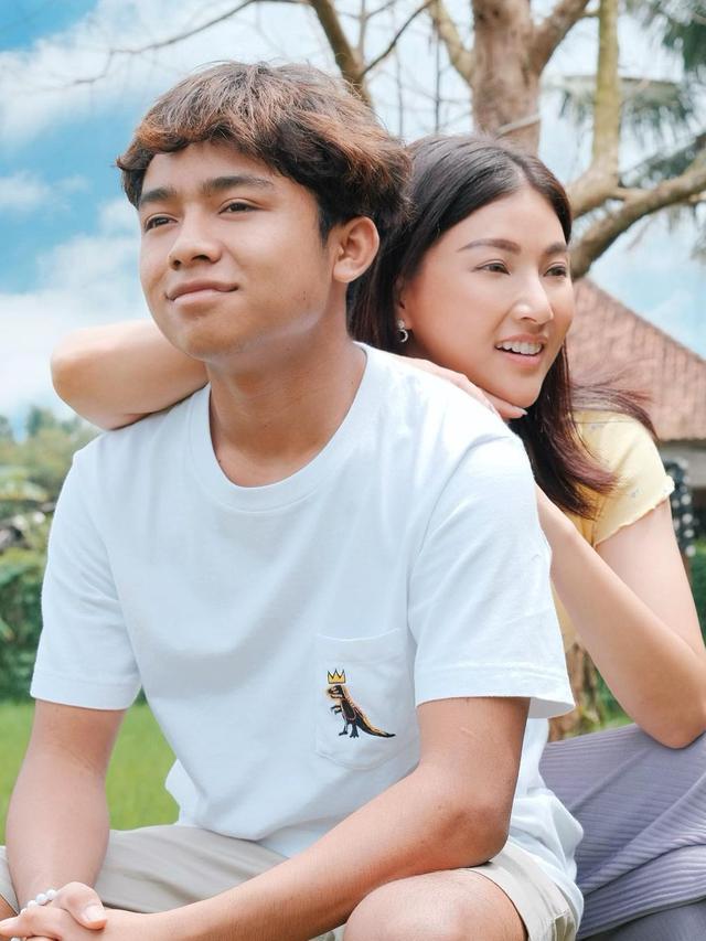 Betrand Peto dan Sarwendah. (Foto: Dok. Instagram @betrandpetoputraonsu)