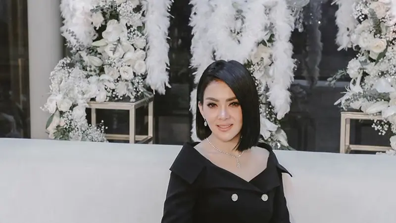 7 Potret Gaya Fashion Syahrini Saat Liburan di Luar Negeri, Mewah dan Selalu Elegan