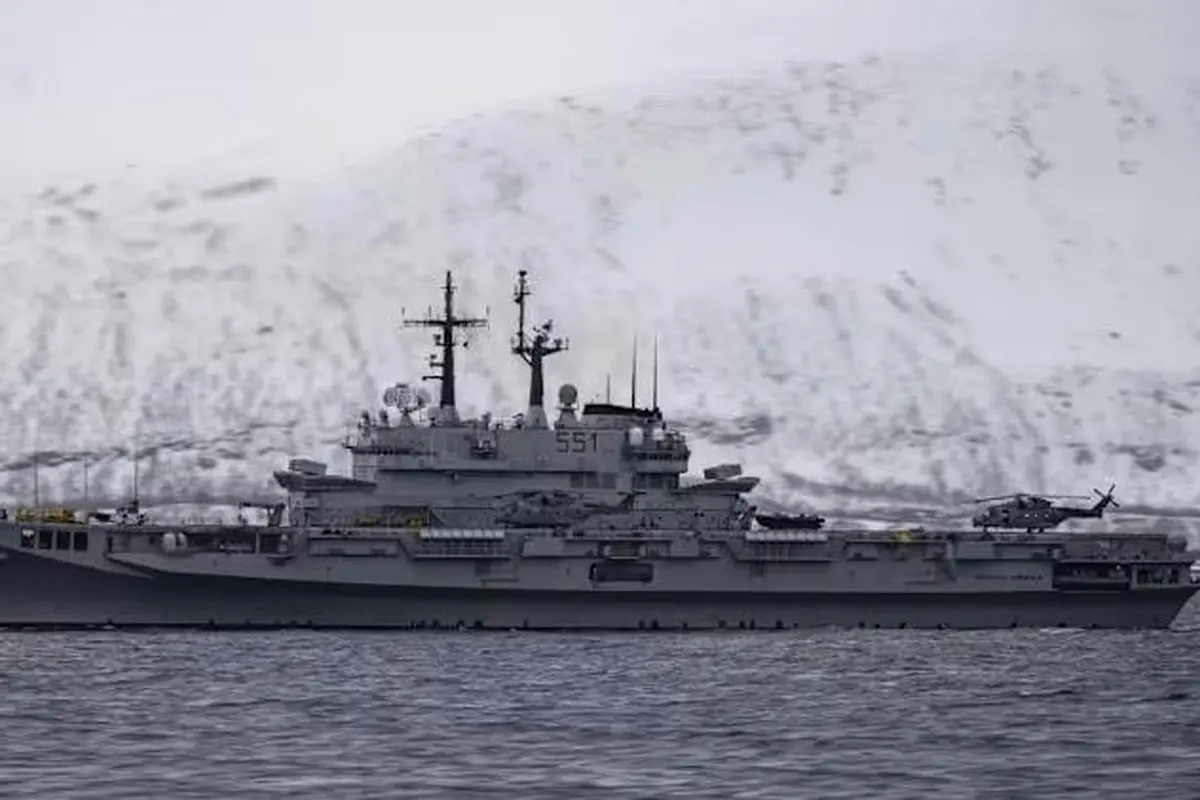 Kapal Induk asal Italia Giuseppe Garibaldi.