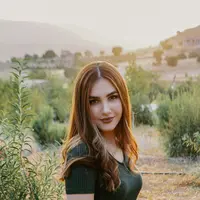 Ilustrasi perempuan yang cantik dan seksi | copyright unsplash.com/lhon karwan