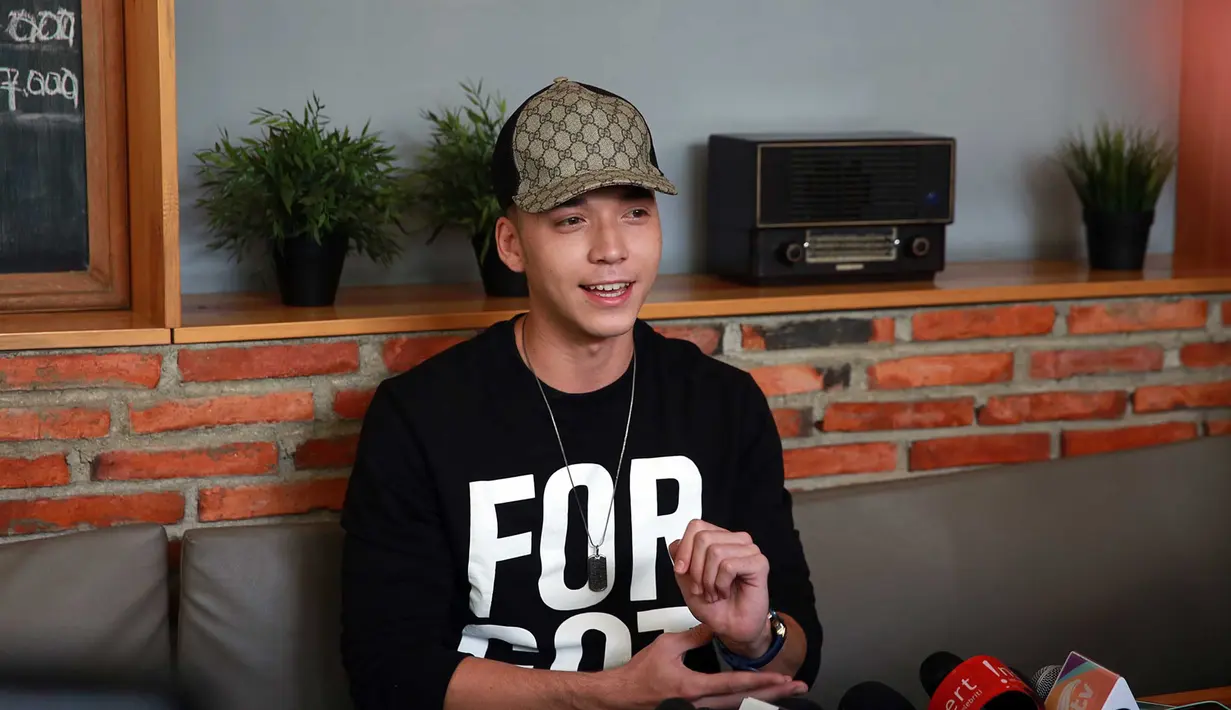 "Keluarga setuju, welcome banget sama Celine, dukung banget. Setau saya Celine sama mamanya lama enggak sama-sama, jadi saya kenalnya keluarga deketnya Celine aja," ujar Stefan William. (Deki Prayoga/Bintang.com)