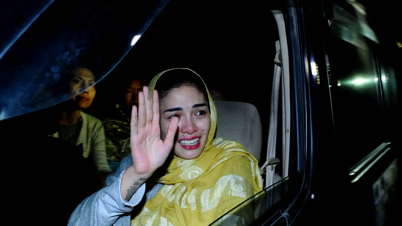 Nikita Mirzani Tak Ada Firasat Akan Kehilangan Ayah