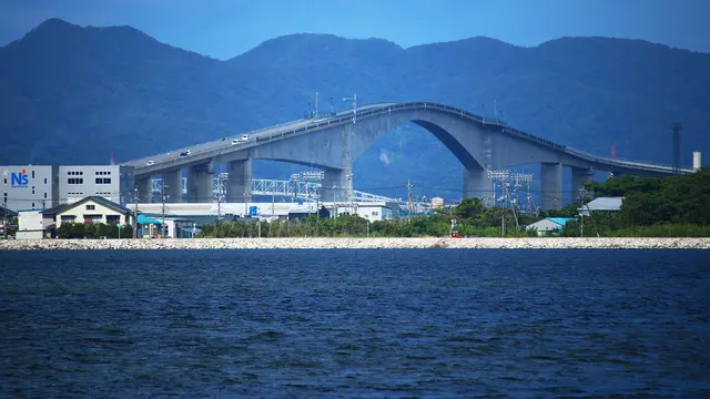 Sering Dikira Curam, Ini Penjelasan Ilusi Optik Jembatan Eshima Ohashi