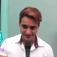 Seperti apa hubungan Ayu Ting Ting dan Ravi Bhatia? Yuk, simak pengakuan aktor India ini.