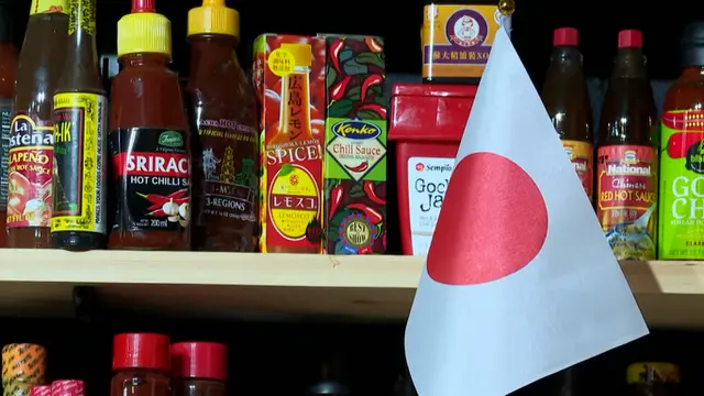 Hobi Unik Koleksi Saus Pedas