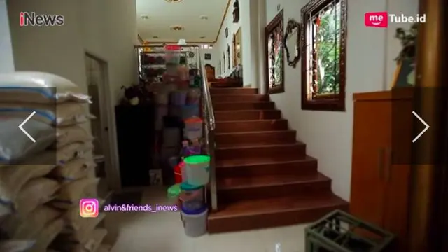 Potret rumah mewah mamah dedeh berlapis emas