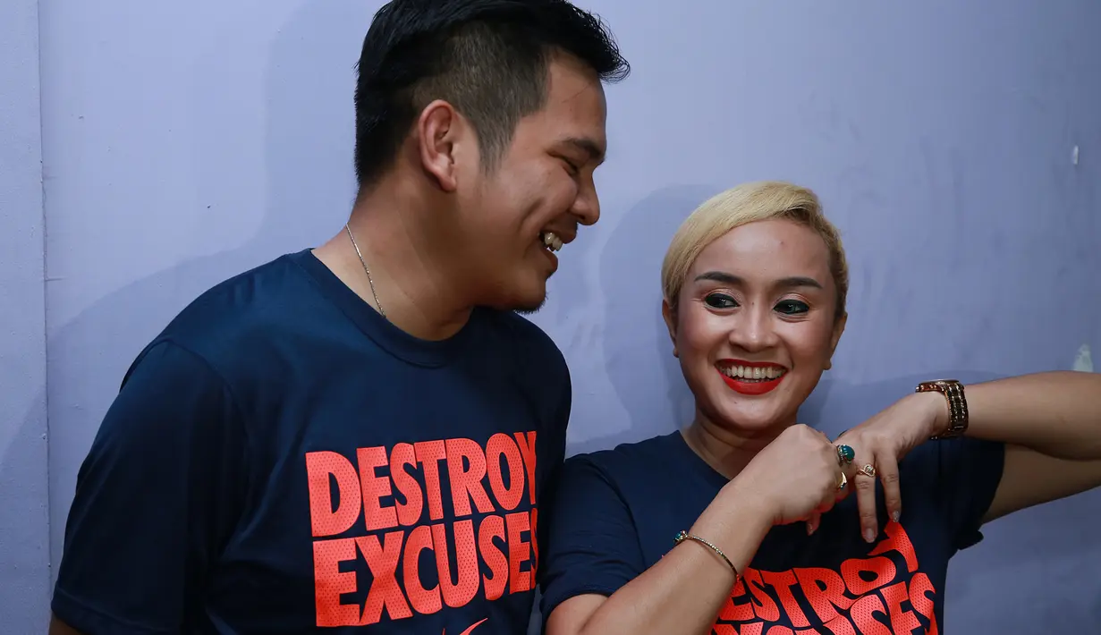 Meski telah menikah, beruntung bagi Lia lantaran sang suami tetap memberi restu untuk dirinya untuk tetap berkarier dengan segala kesibukannya dengan 3 Srigala. Meski begitu tetap segala keputusan ada di tangan suami. (Deki Prayoga/Bintang.com)