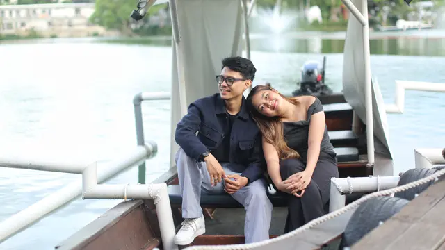 couple november romantic date