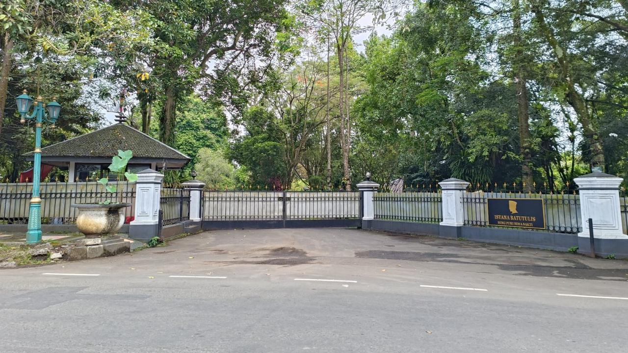 Guntur Soekarnoputra Ungkap Kisah Istana Batu Tulis dalam Bukunya, Ternyata Bukan Istana
