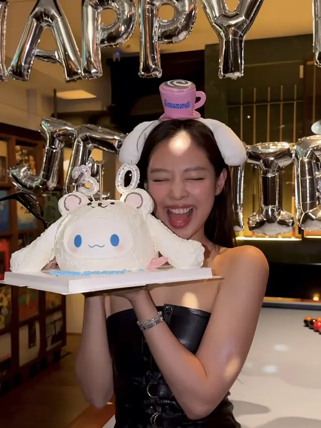 Jennie Blackpink ulang tahun ke-30 dengan perhiasaan mahal. [@jennierubyjane]