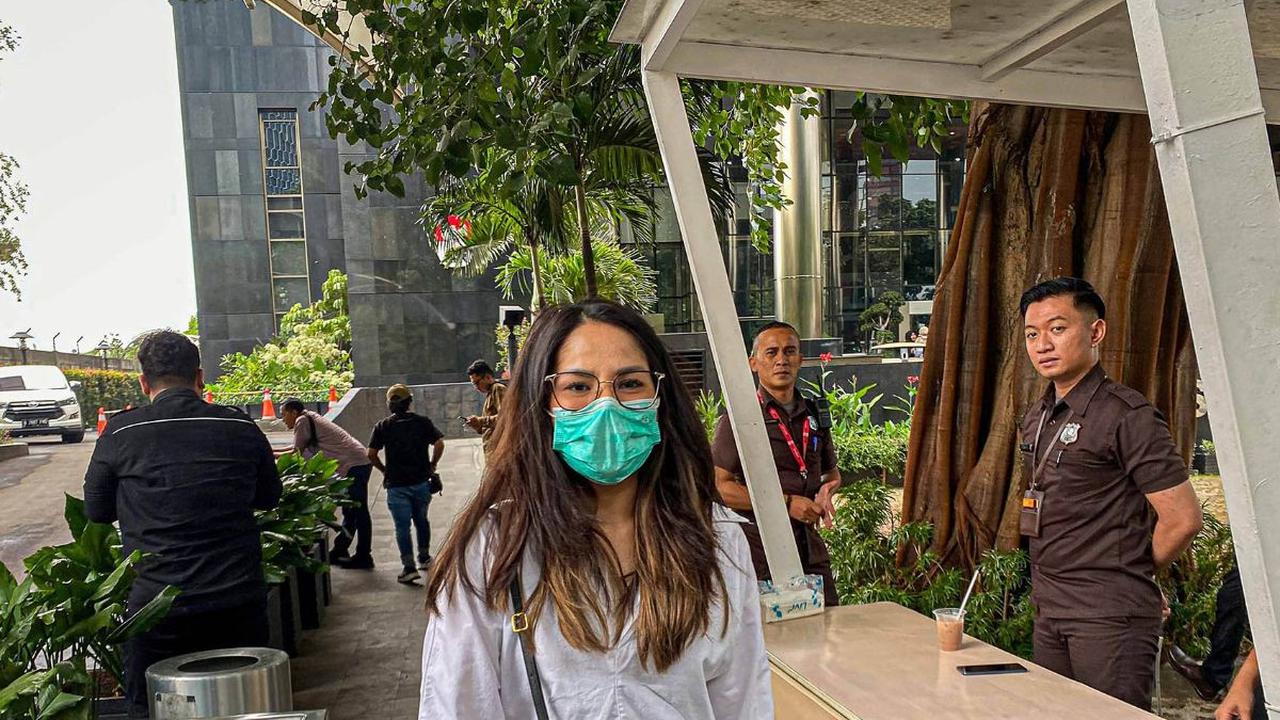 Windy Yunita Bastari Usman, yang juga dikenal sebagai Windy Idol, menjalani pemeriksaan Komisi Pemberantasan Korupsi (KPK), pada Selasa (19/9/2023). Finalis Indonesian Idol 2014 itu diperiksa sebagai saksi dalam kasus dugaan suap pengurusan perkara di Mah